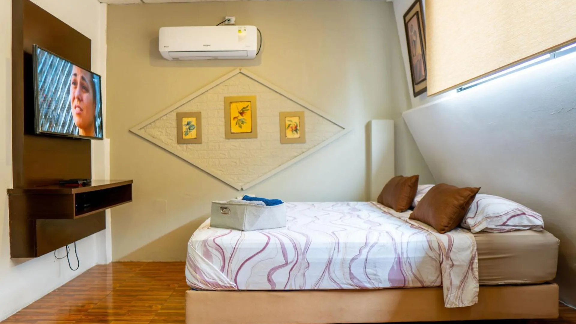 Villa 97 Guayaquil Suites Y Habitaciones Economicas Cerca Del Aeropuerto Bed & Breakfast
