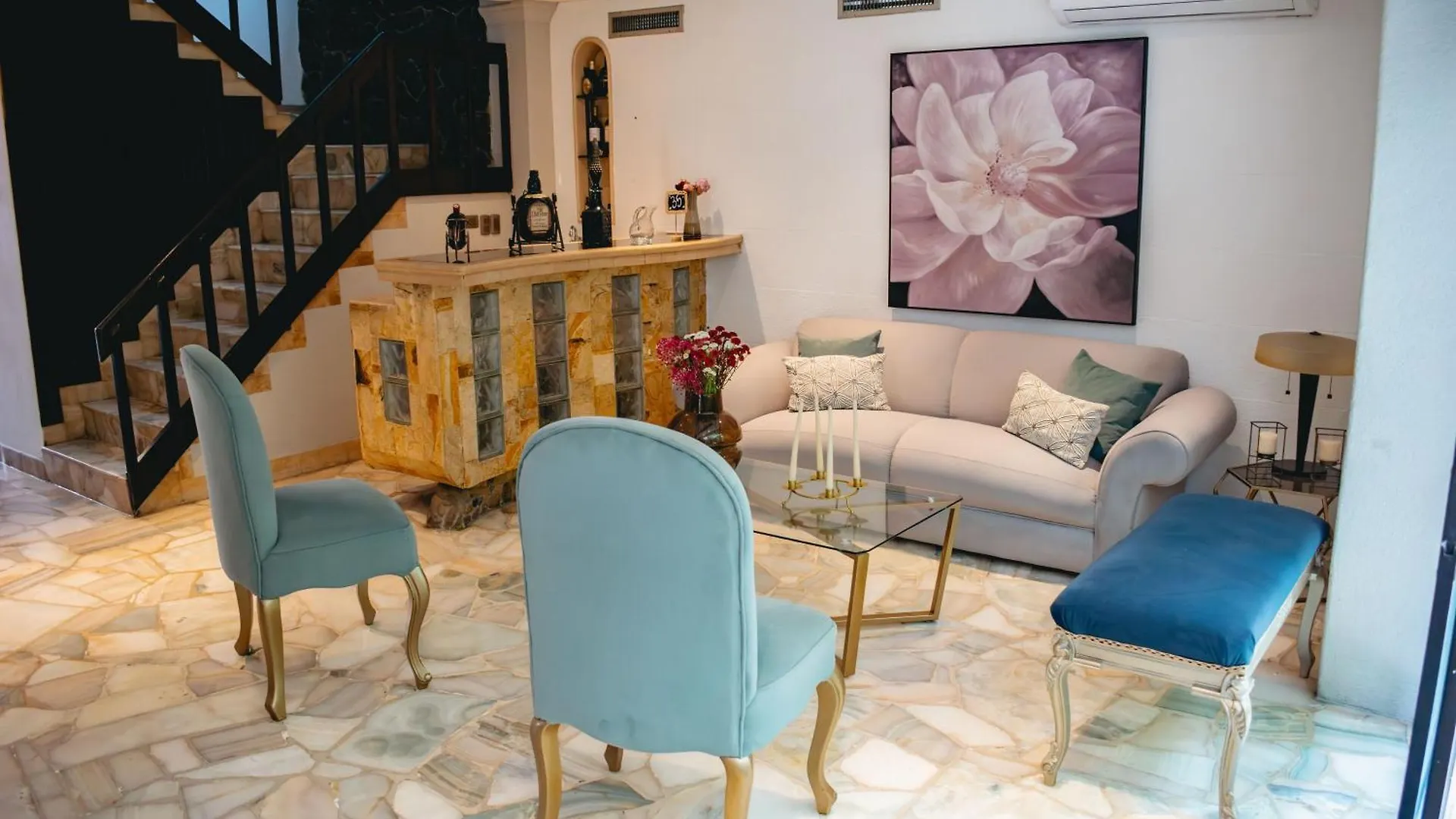 Villa 97 Guayaquil Suites Y Habitaciones Economicas Cerca Del Aeropuerto Bed & Breakfast