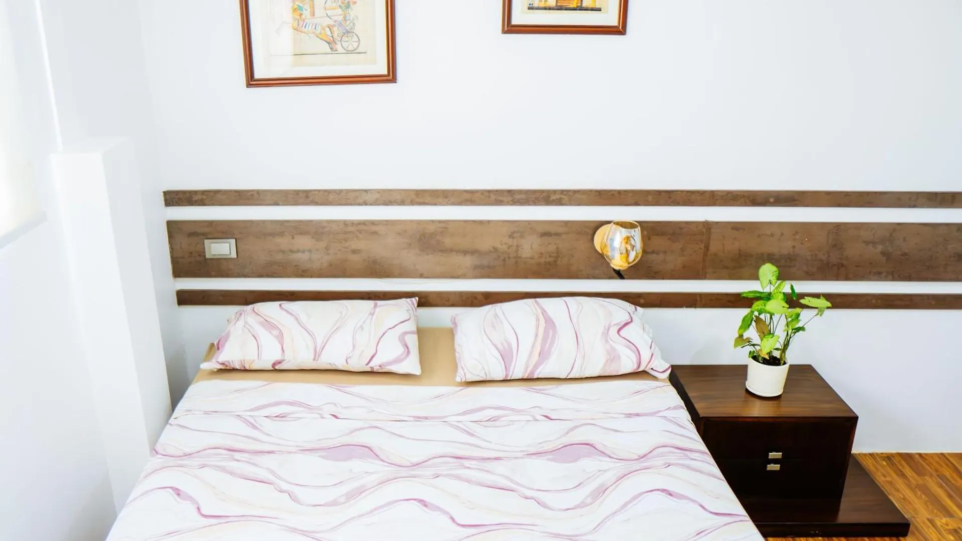Bed & Breakfast Villa 97 Guayaquil Suites Y Habitaciones Economicas Cerca Del Aeropuerto